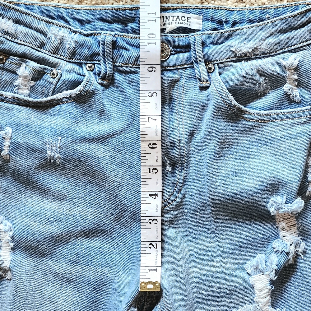 Almost Famous Vintage Distressed Mom Jeans Size 1 Light Wash - Picture 4 of 11